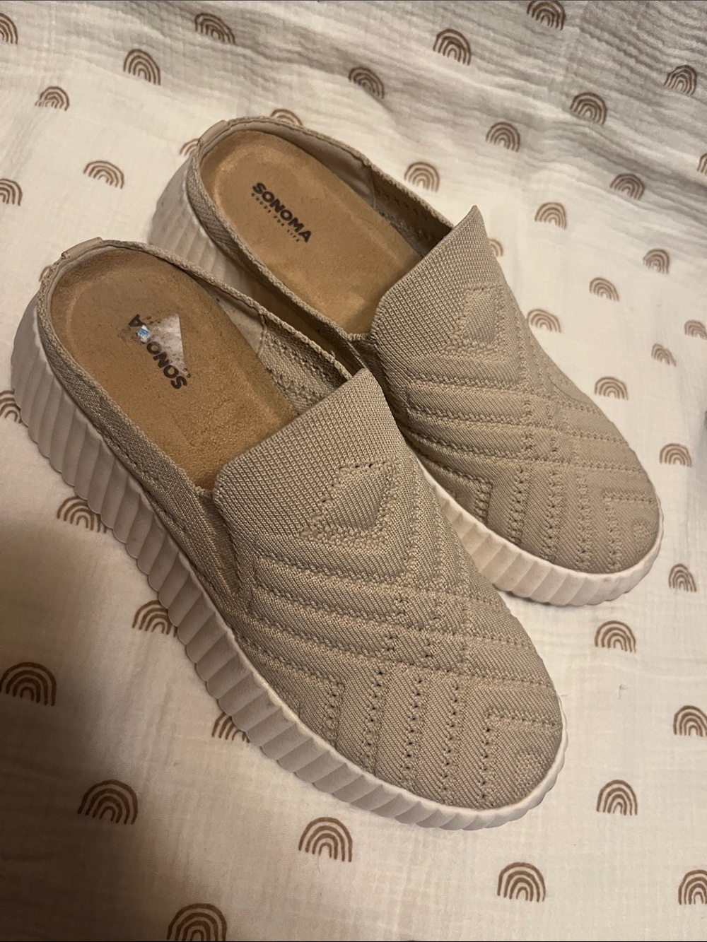 Sonoma Beige Knit Slip-On Clogs with White Platform Size 7